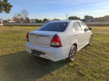 Vendo Toyota etios Xls at
