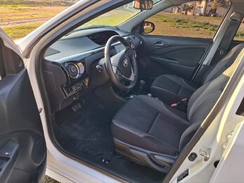 Vendo Toyota etios Xls at