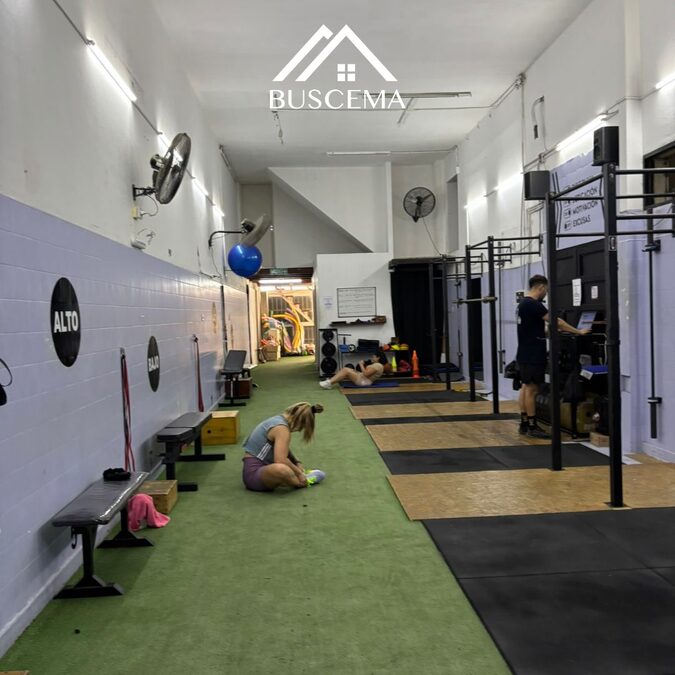 VENTA GRAN PROPIEDAD MULTIUSO - CASA/SALON/DEPOSITO/COCHERA