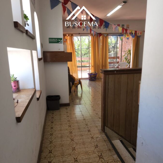VENTA GRAN PROPIEDAD MULTIUSO - CASA/SALON/DEPOSITO/COCHERA
