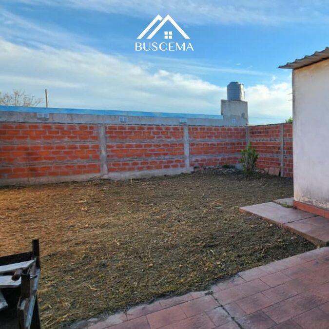 VENTA - Casa 2 Dormitorios en Esquina -  San Benito