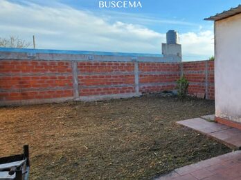 VENTA - Casa 2 Dormitorios en Esquina -  San Benito