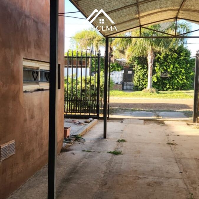 VENTA - Casa 2 Dormitorios en Esquina -  San Benito