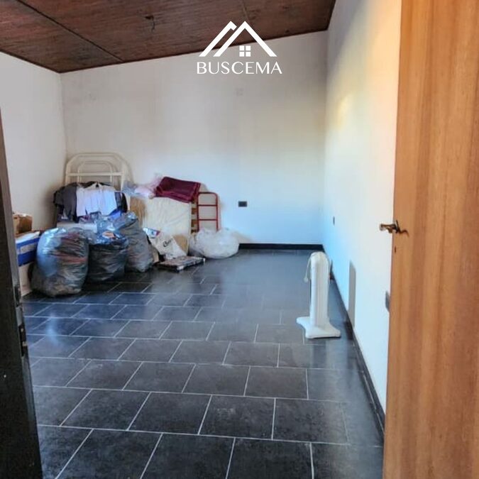 VENTA - Casa 2 Dormitorios en Esquina -  San Benito