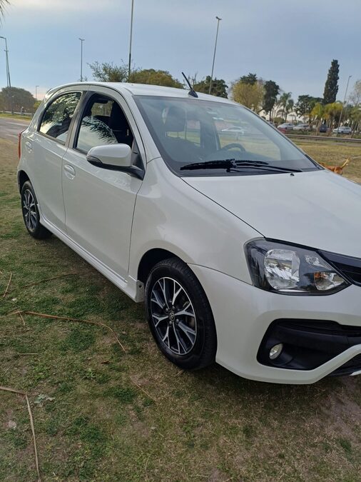 Toyota etios xls 2018