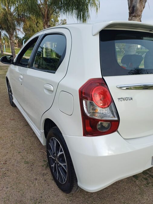 Toyota etios xls 2018