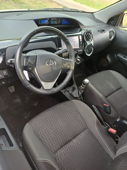 Toyota etios xls 2018