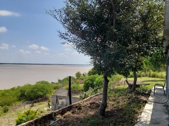 Casa con exelente vista al río Paraná