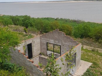 Casa con exelente vista al río Paraná