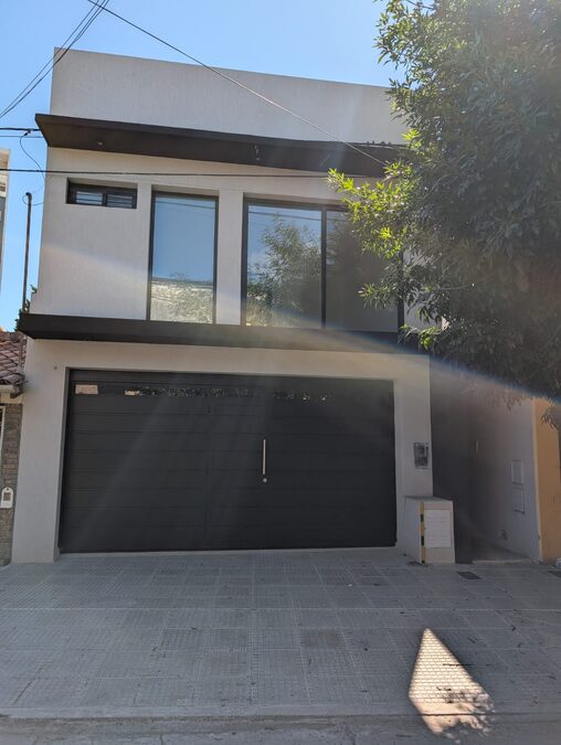 CASA ZONA PARQUE EN ALQUILER EN PARANÁ – A ESTRENAR