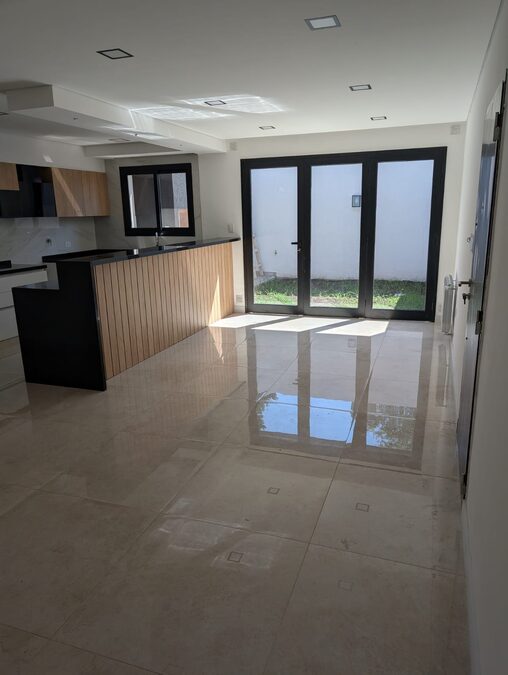 CASA ZONA PARQUE EN ALQUILER EN PARANÁ – A ESTRENAR