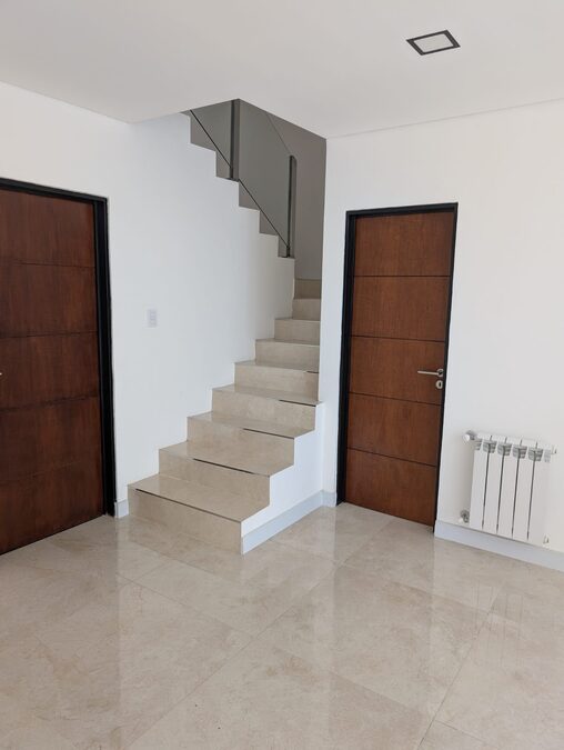 CASA ZONA PARQUE EN ALQUILER EN PARANÁ – A ESTRENAR