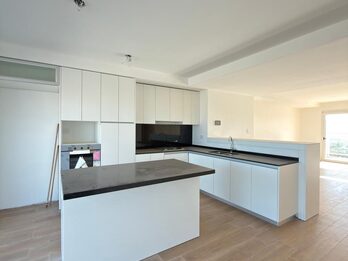 EXCLUSIVO DEPARTAMENTO ZONA PARQUE - CON TERRAZA PRIVADA.