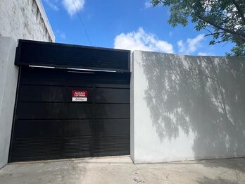 Cocheras / Panama 637
