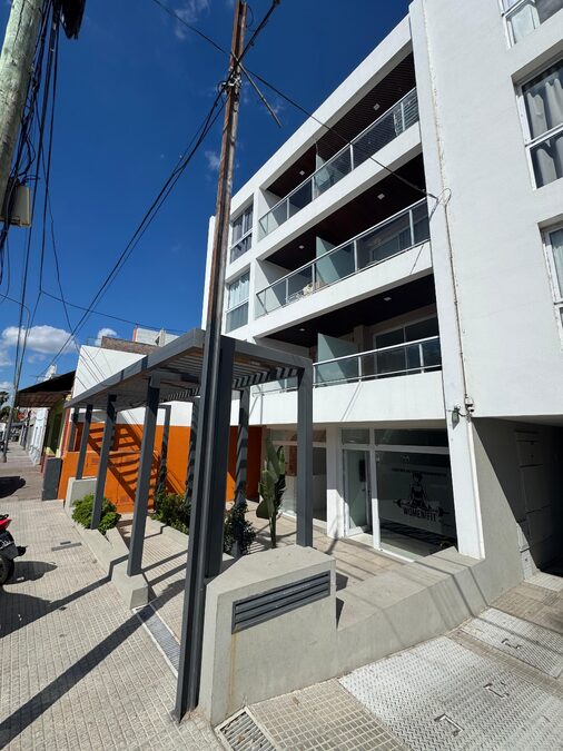 VENDO DE PARTAMENTO 1 DORMITORIO CON COCHERA - ZONA PARQUE