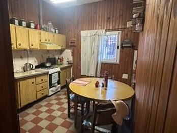 VENTA DE CASA 2 DORMITORIO ZONA BLAS PARERA Y ALMAFUERTE