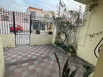 VENTA DE CASA 2 DORMITORIO ZONA BLAS PARERA Y ALMAFUERTE
