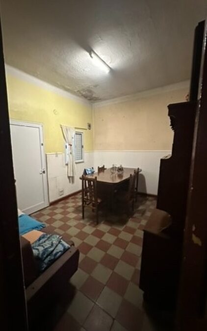VENTA DE CASA 2 DORMITORIO ZONA BLAS PARERA Y ALMAFUERTE