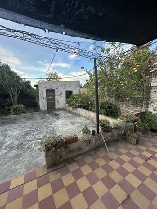 VENTA DE CASA 2 DORMITORIO ZONA BLAS PARERA Y ALMAFUERTE