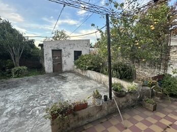 VENTA DE CASA 2 DORMITORIO ZONA BLAS PARERA Y ALMAFUERTE