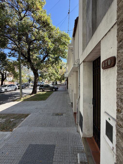 SE VENDE CASA INTERNA EN CALLE CERVANTES 670 PARANÁ