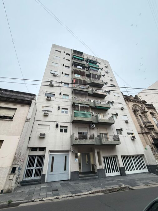 Alquilamos Depto Amoblado Frente a la Uca