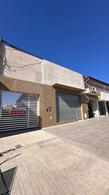 Ramirez 2559 / Moderno local y 19 cocheras!