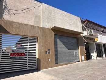 Ramirez 2559 / Moderno local y 19 cocheras!
