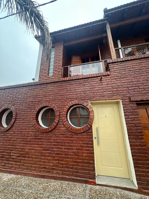 Urdinarrain 396 / Casa Comercial.