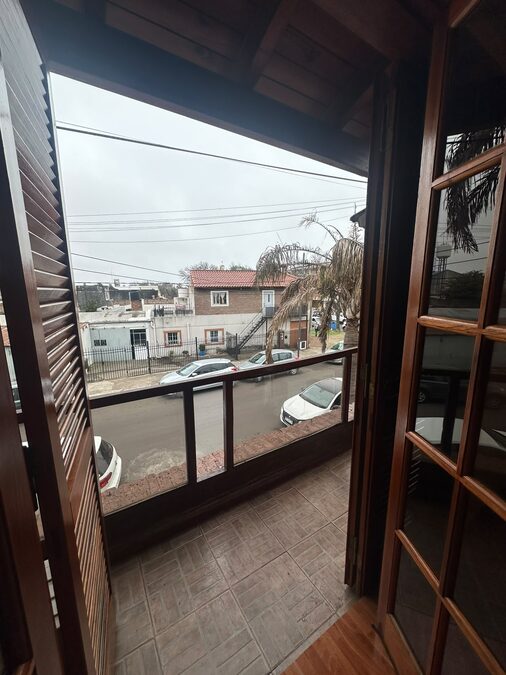 Urdinarrain 396 / Casa Comercial.