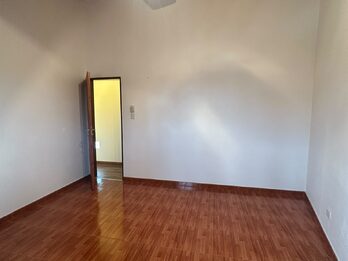 Urdinarrain 396 / Casa Comercial.