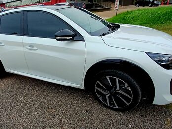 Vendo Peugeot 208 GT200 línea nueva 2025