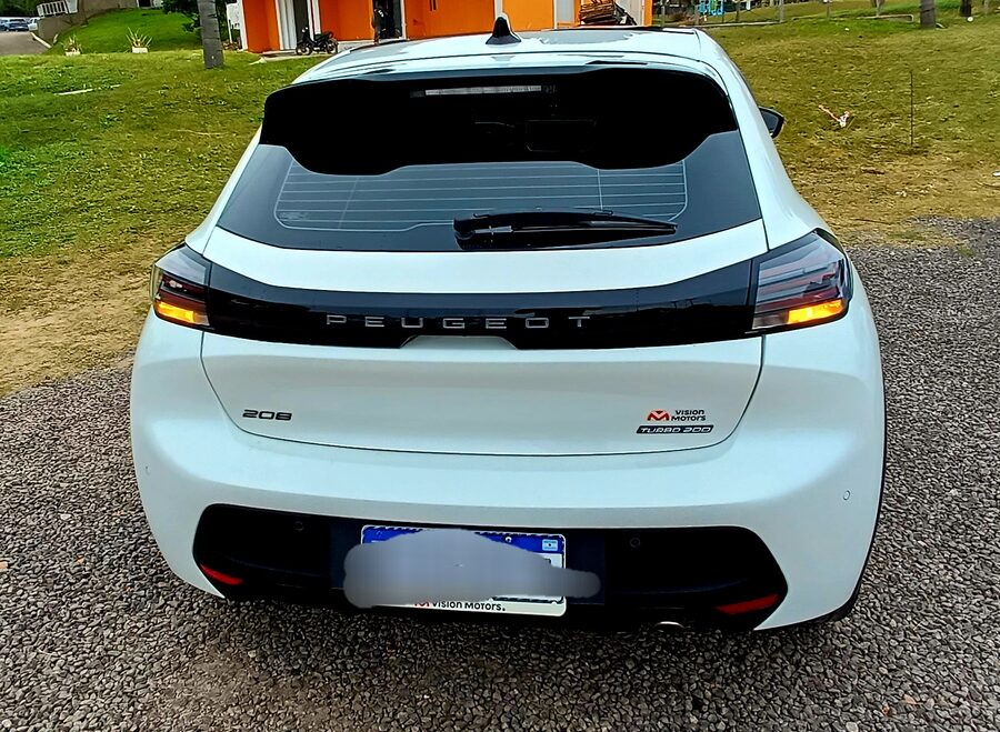 Vendo Peugeot 208 GT200 línea nueva 2025