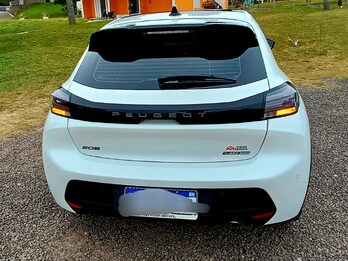 Vendo Peugeot 208 GT200 línea nueva 2025