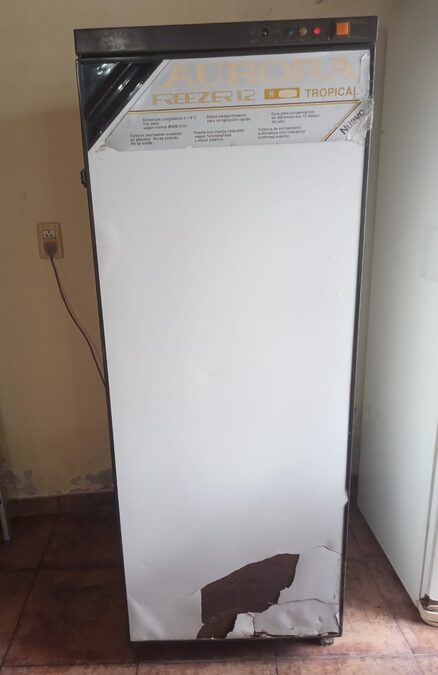 Vendo freezer (para reparar). Escucho ofertas