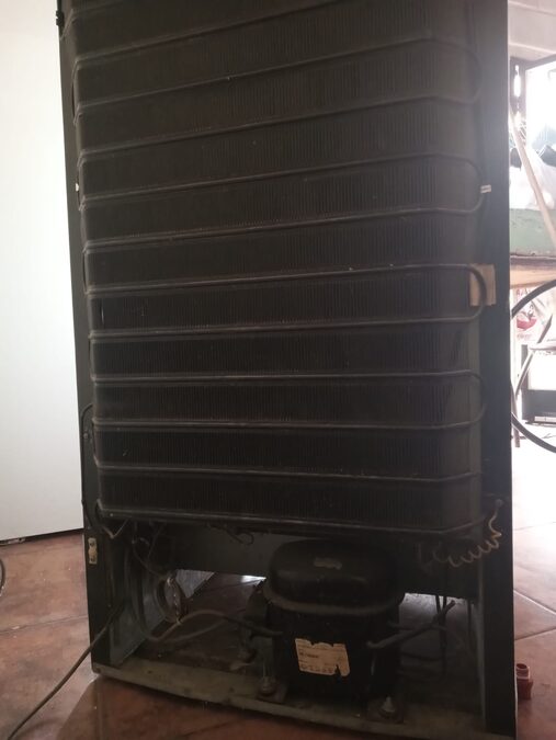 Vendo freezer (para reparar). Escucho ofertas