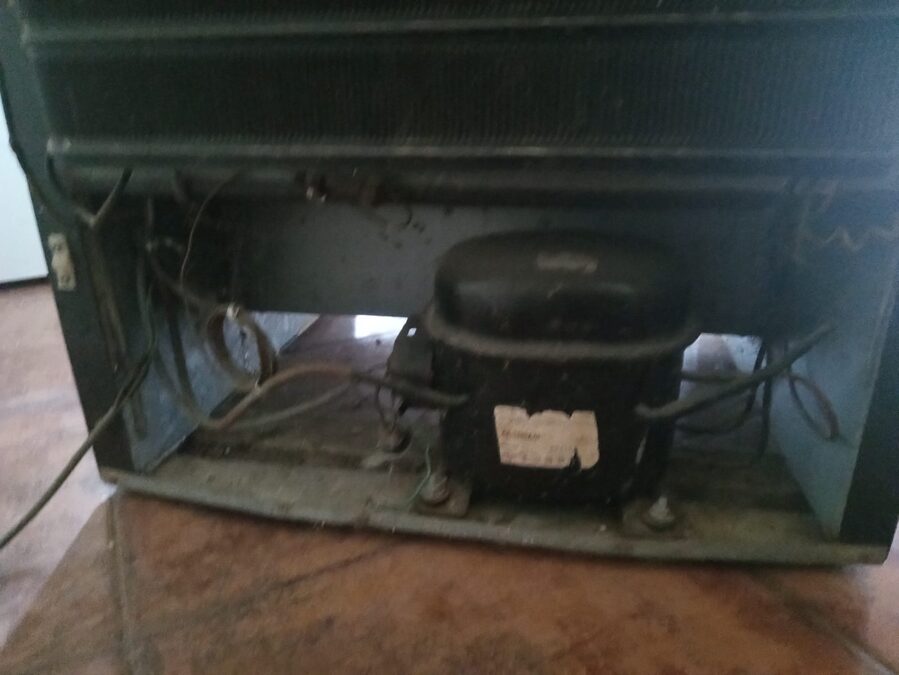 Vendo freezer (para reparar). Escucho ofertas