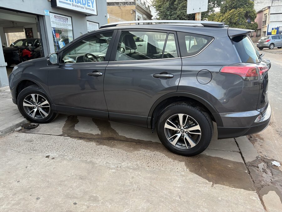 TOYOTA RAV4 4X4 VX 2018