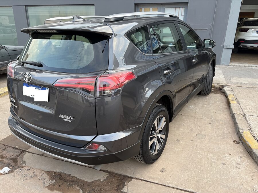 TOYOTA RAV4 4X4 VX 2018