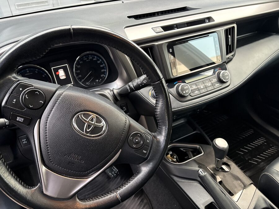 TOYOTA RAV4 4X4 VX 2018