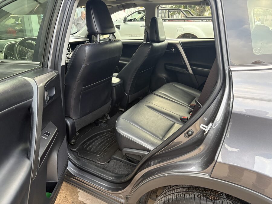 TOYOTA RAV4 4X4 VX 2018