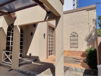 Vendemos excelente casa sobre calle Peron