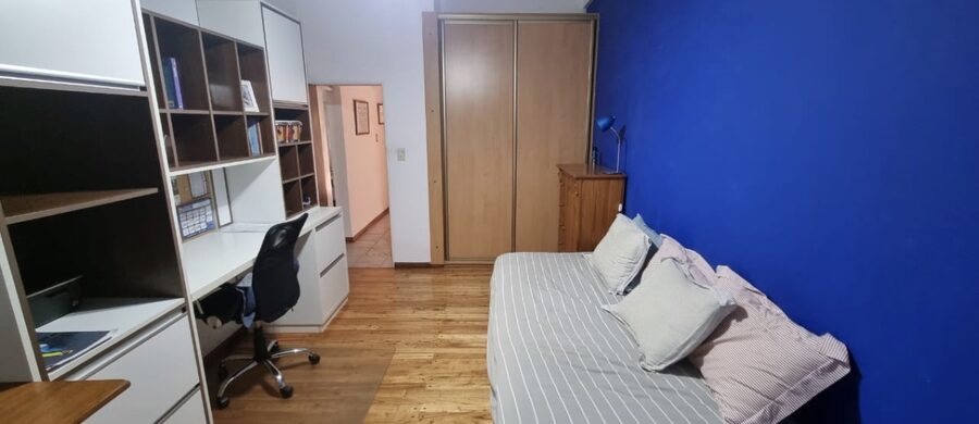 Vendemos excelente casa sobre calle Peron