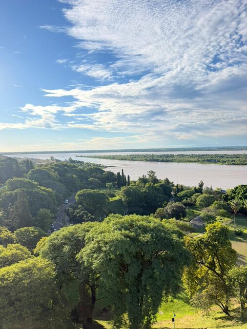 VENDO EXCLUSIVO DEPARTAMENTO CALLE MITRE, VISTA AL RIO.