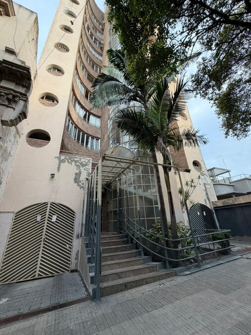 SEMIPISO EN VENTA - SANTA FE Y MALVINAS