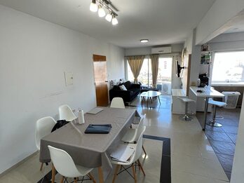 VENDO DEPARTAMENTO 2 DORMITORIOS Y COCHERA - VICTORIA Y CORRIENTES.