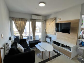 VENDO DEPARTAMENTO 2 DORMITORIOS Y COCHERA - VICTORIA Y CORRIENTES.
