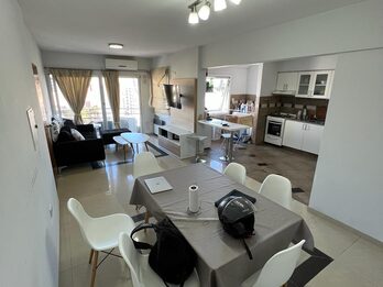 VENDO DEPARTAMENTO 2 DORMITORIOS Y COCHERA - VICTORIA Y CORRIENTES.