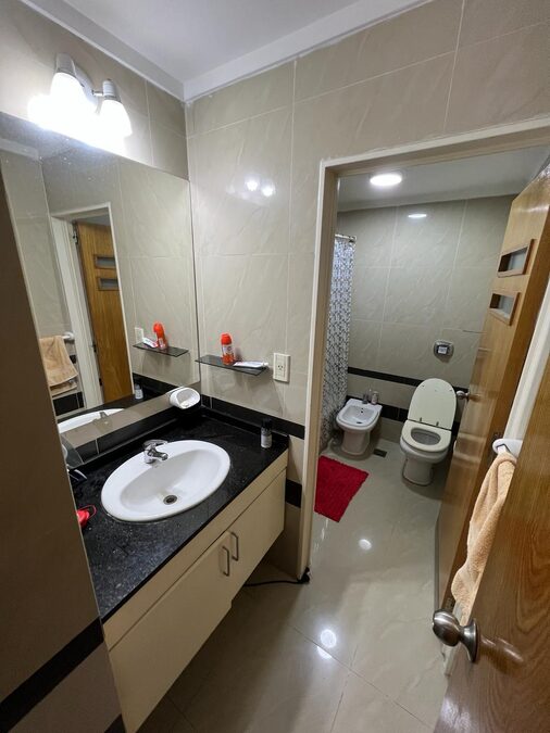 VENDO DEPARTAMENTO 2 DORMITORIOS Y COCHERA - VICTORIA Y CORRIENTES.