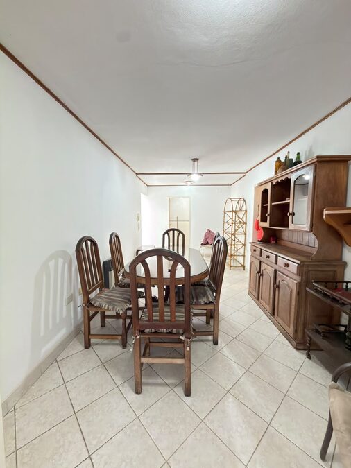 VENDO DEPARTAMENTO 3 DORMITORIOS CON TERRAZA Y COCHERA.